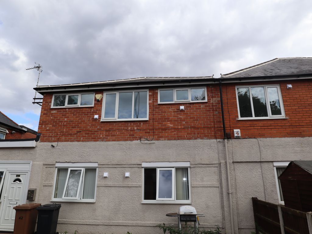 2 bed flat to rent in Lamb Gardens, Lincoln LN2, £600 pcm Zoopla