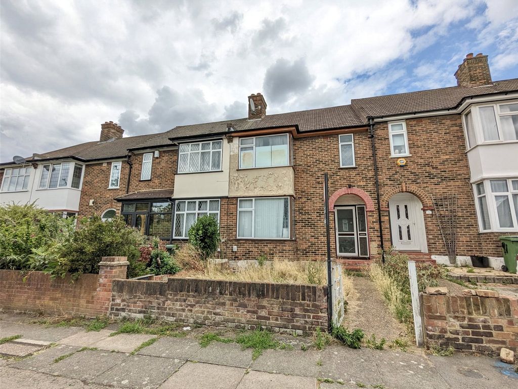 3 bed terraced house for sale in Further Green Road, London SE6, £