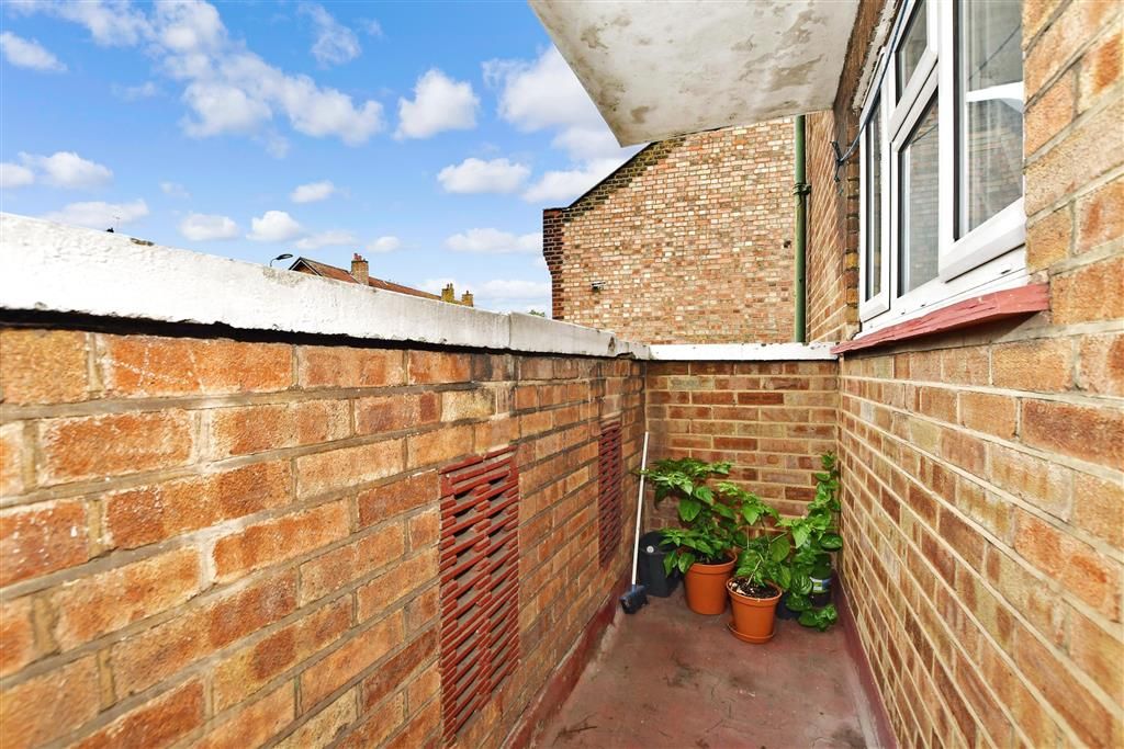 2 bed flat for sale in Katherine Road, London E7 Zoopla