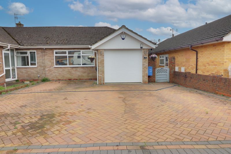 3 bed bungalow for sale in Masefield Crescent, Cowplain, Waterlooville