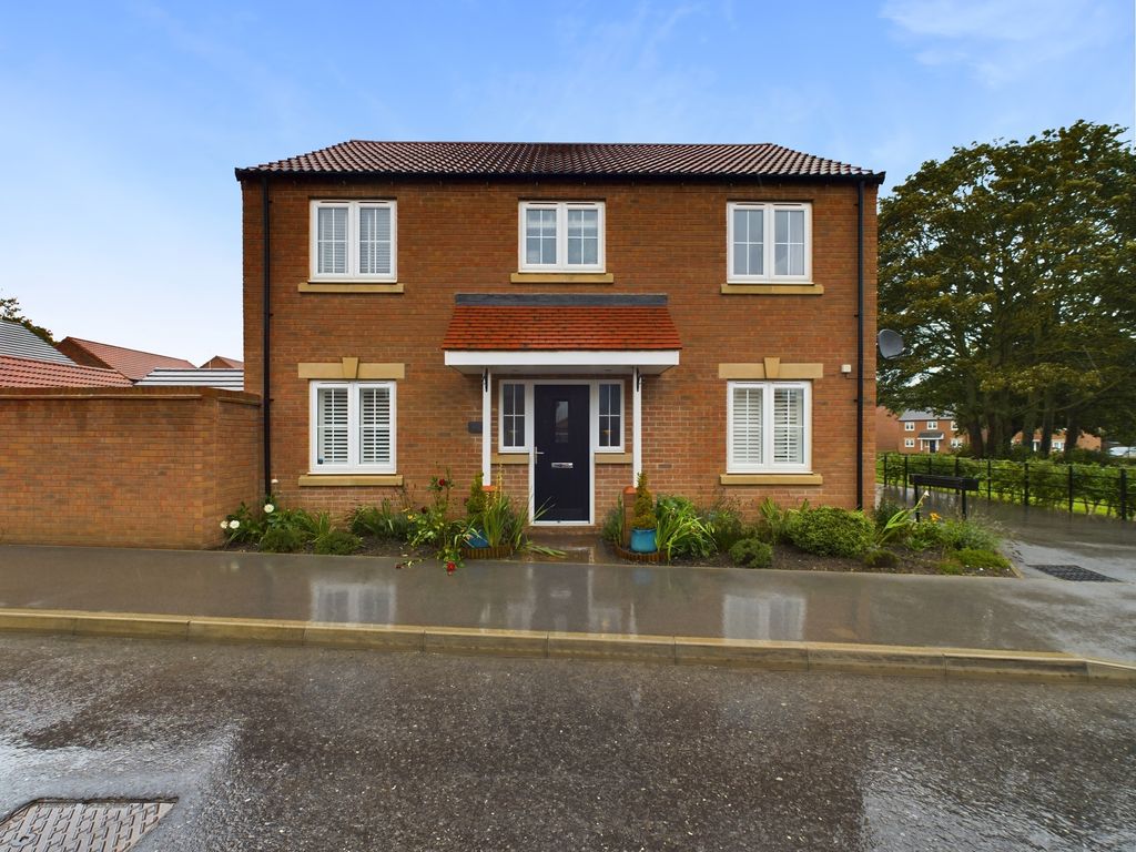 4 bed detached house for sale in Cape Drive, Anlaby, Hull HU10, £