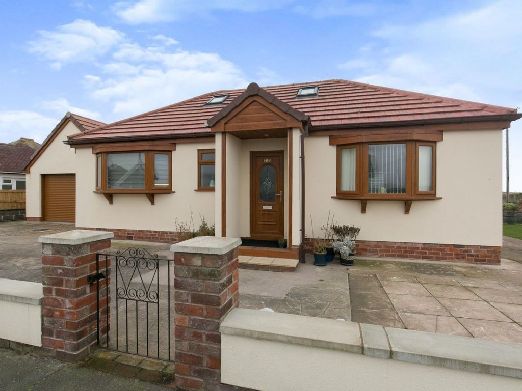 2 bed detached bungalow for sale in Green Lanes, Prestatyn LL19, £