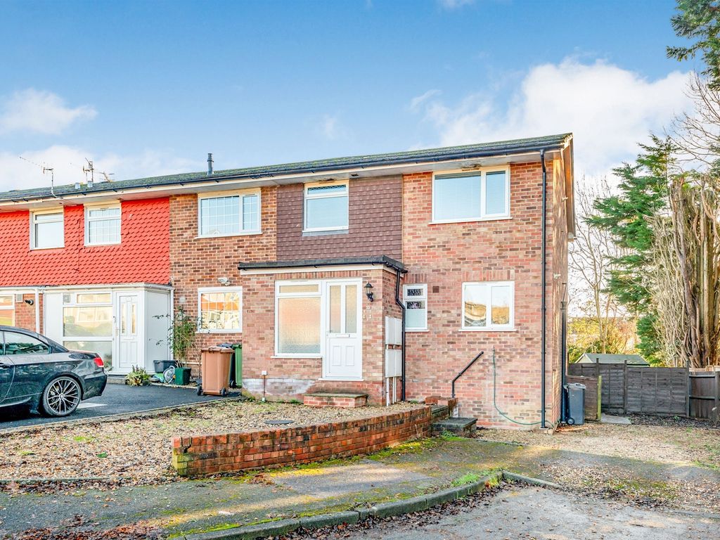2 bed for sale in Buckhurst Close, Redhill RH1 Zoopla