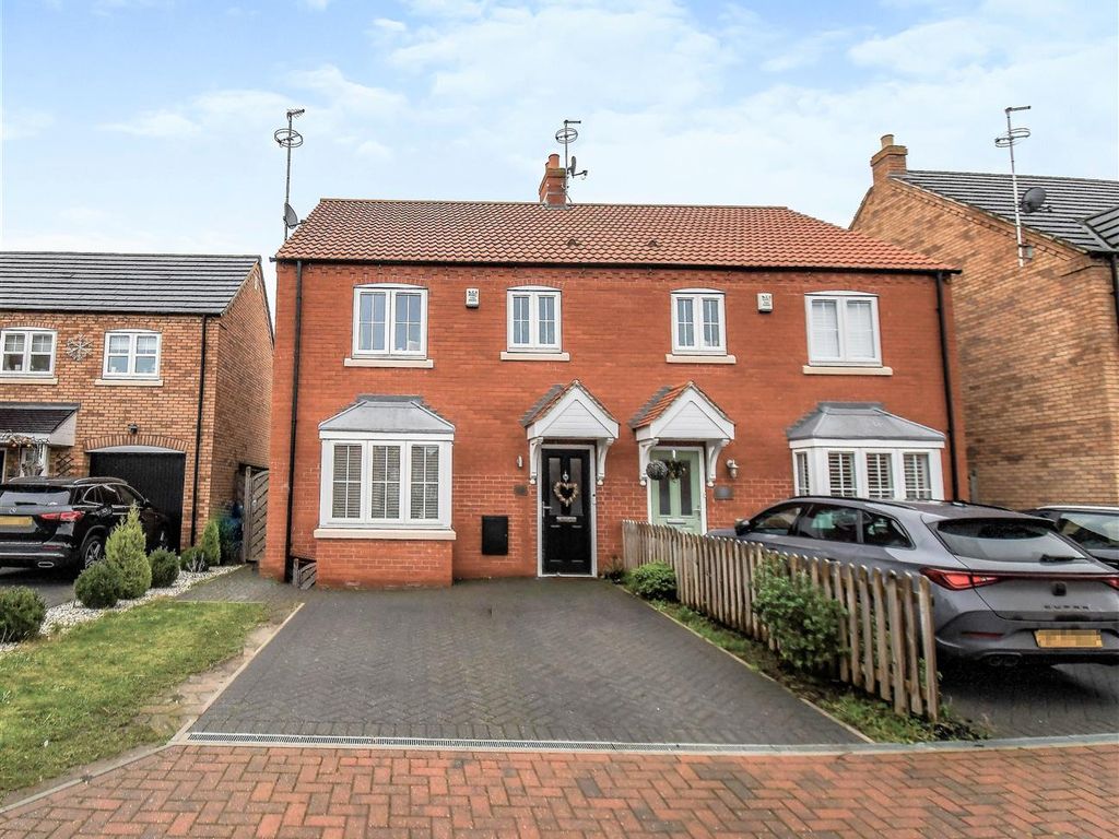 3 bed semidetached house for sale in Paddock Way, Kingswood, Hull HU7
