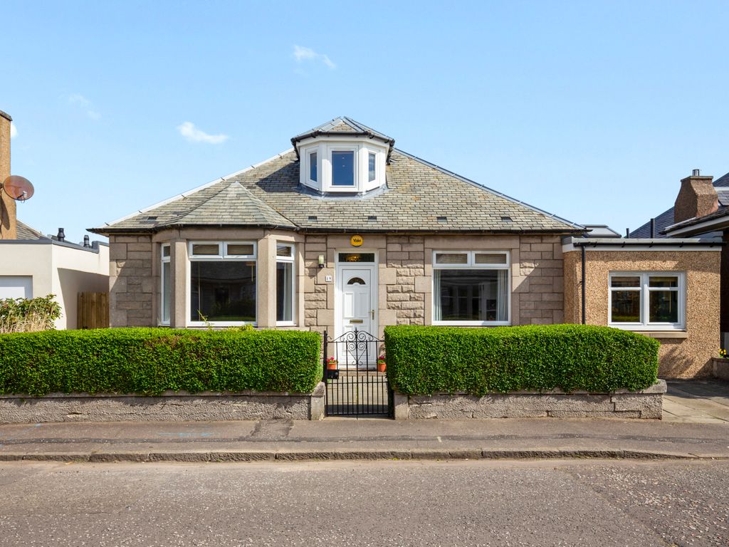 5 bed detached bungalow for sale in 19 Greenbank Row, Greenbank