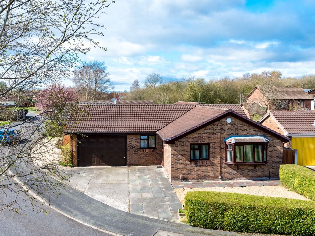 4 bed detached bungalow for sale in Inglewood Close, Birchwood, Warrington, Cheshire WA3 Zoopla