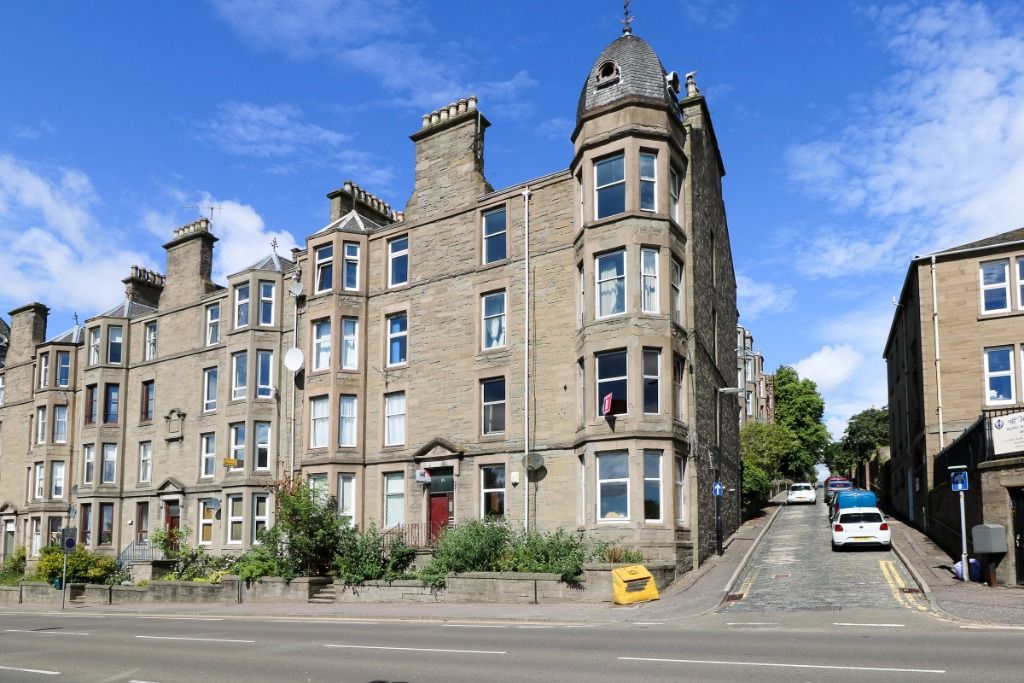 2 Bed Flat To Rent In Victoria Road City Centre Dundee DD1 795 Pcm 2 Bed Flat To Rent In Victoria Road City Centre Dundee DD1 795 Pcm