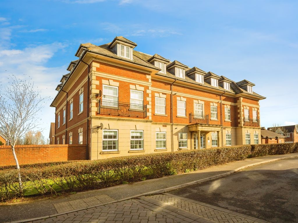 2 bed flat for sale in Forum Way, Kingsnorth, Ashford TN23, £200,000