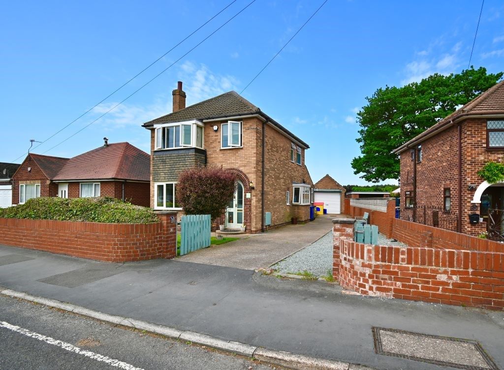 3 bed detached house for sale in Valley Drive, Branton, Doncaster DN3