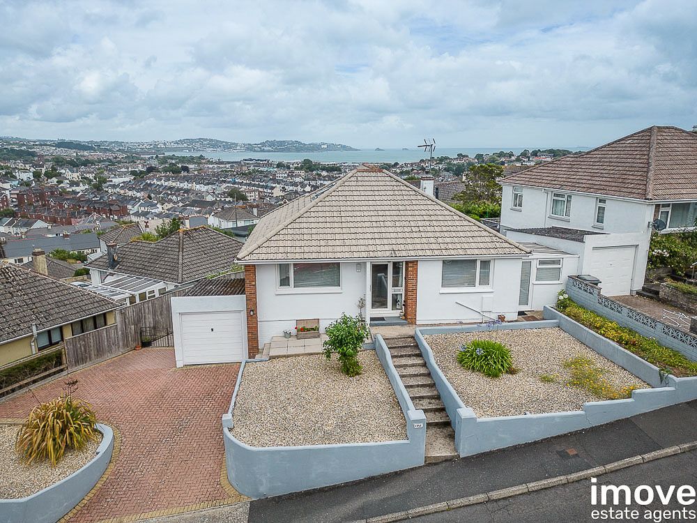 3 bed detached bungalow to rent in Leyburn Grove, Paignton TQ4, £1,350
