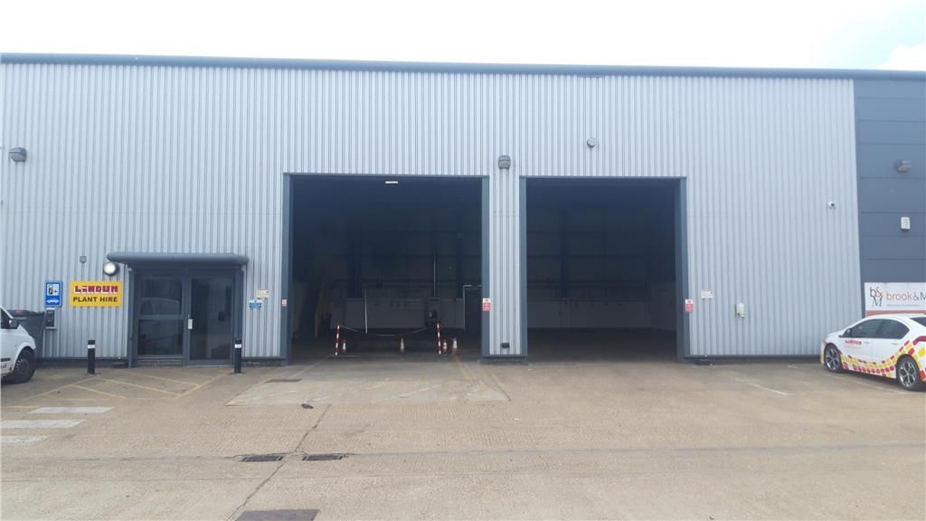 Light industrial to let in Lindum Business Park, Newark Road