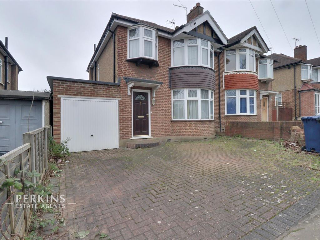 3 bed semidetached house for sale in Fort Road, Northolt UB5, £565,000