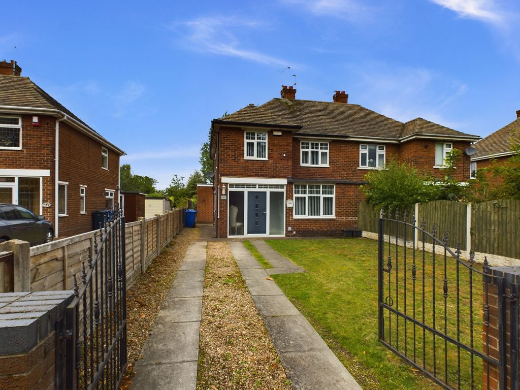 3 bed semidetached house for sale in Thorne Road, Wheatley Hills