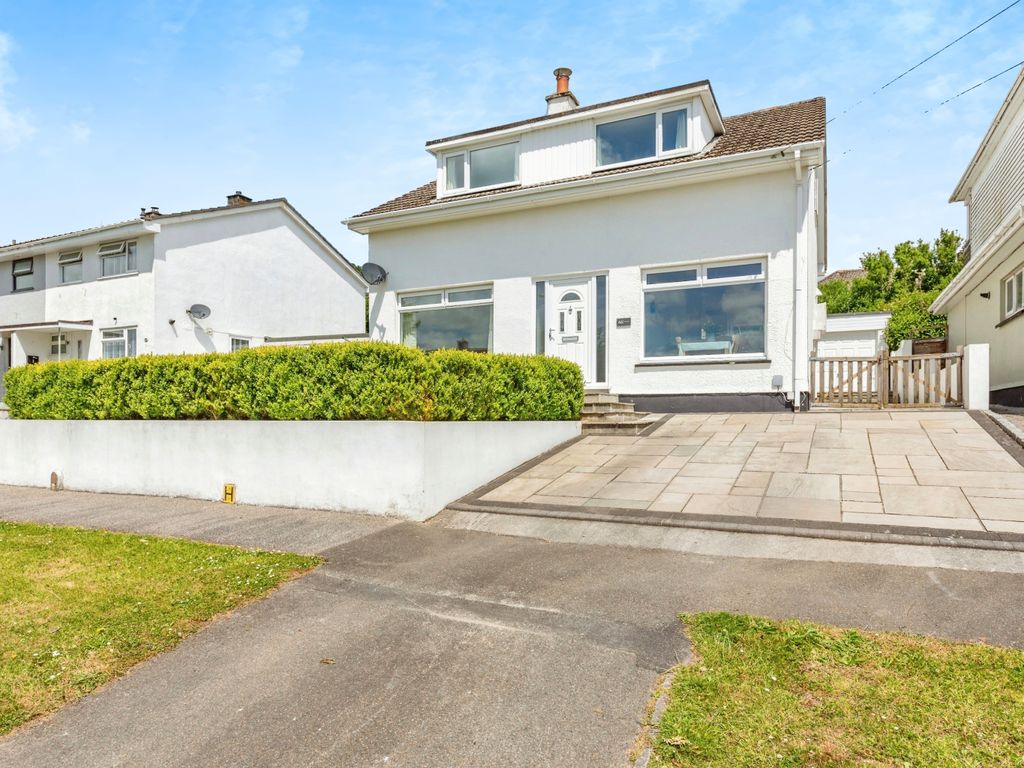 4 bed detached house for sale in Roslyn Close, St. Austell, Cornwall