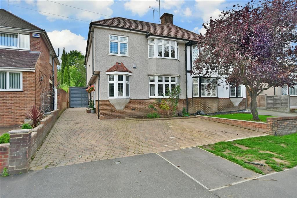 5 bed semidetached house for sale in Merewood Road, Barnehurst, Kent