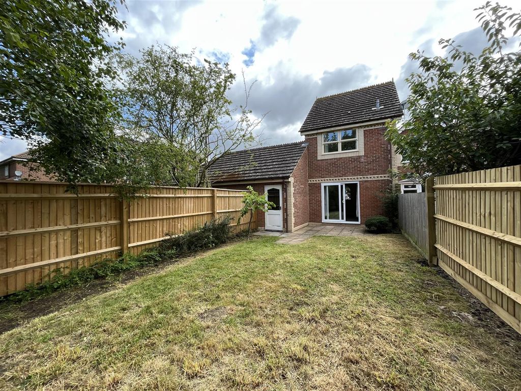 2 bed end terrace house for sale in Middle Furlong, Didcot OX11 Zoopla