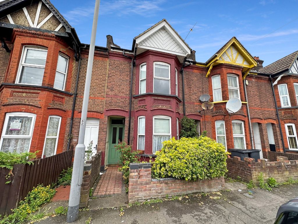 3 bed terraced house for sale in Hitchin Road, Luton LU2, £315,000 Zoopla