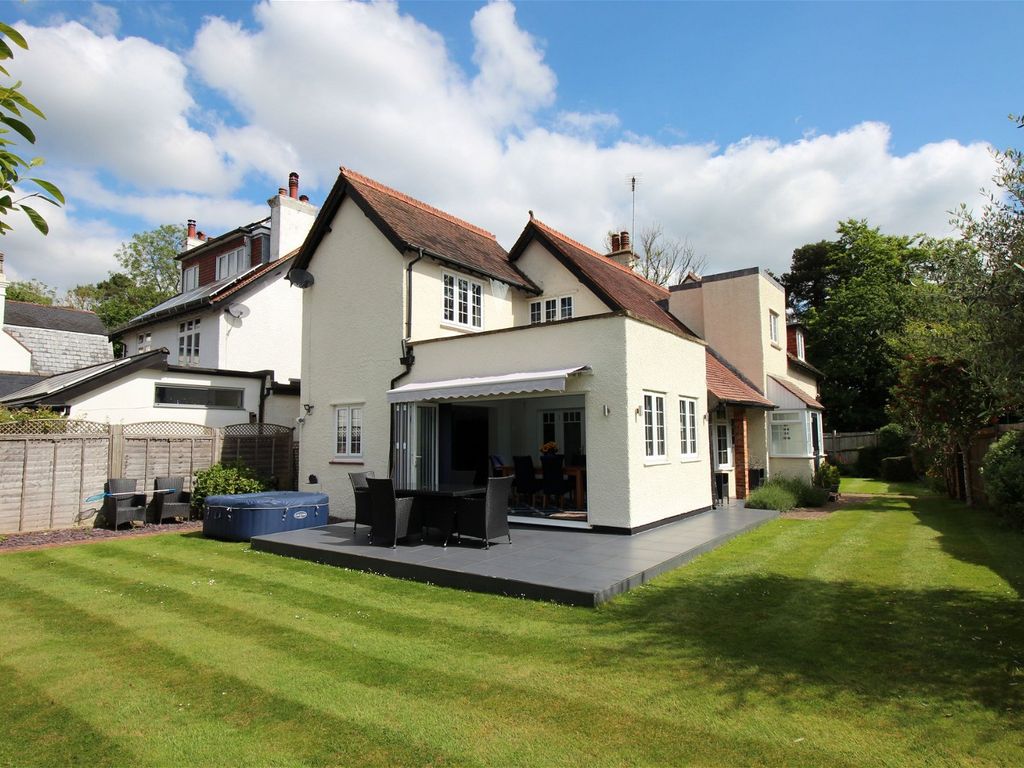 4 bed detached house for sale in Tower Road, Tadworth KT20, £1,000,000 Zoopla