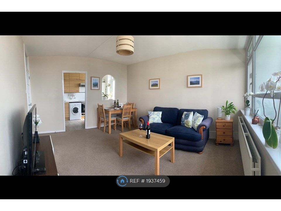 Room to rent in Bisley House, London SW19, £895 pcm Zoopla