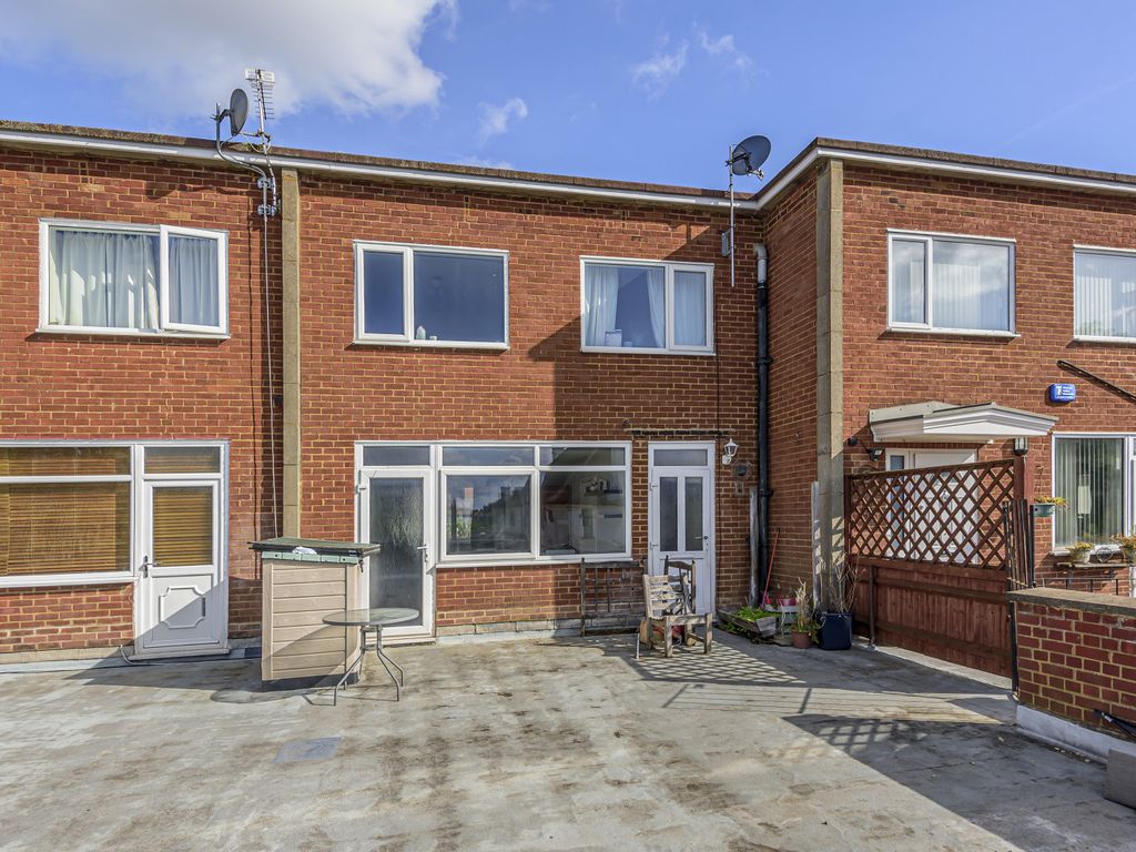 3 bed for sale in Parade, Kingfield Road, Woking