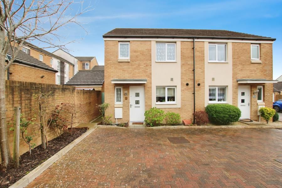 Room to rent in Bushy Road, Patchway, Bristol BS34, £750 pcm Zoopla