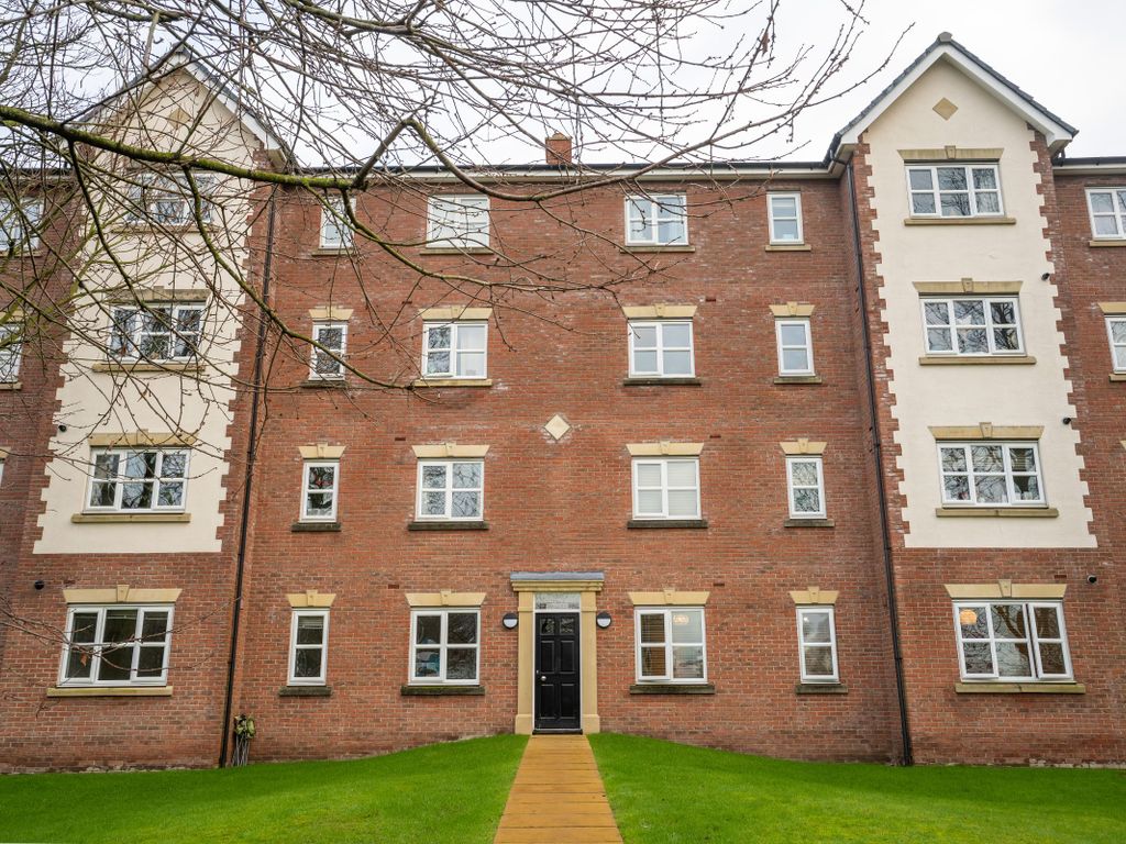 2 bed flat for sale in Ground Floor Apartment, Lawnhurst Avenue