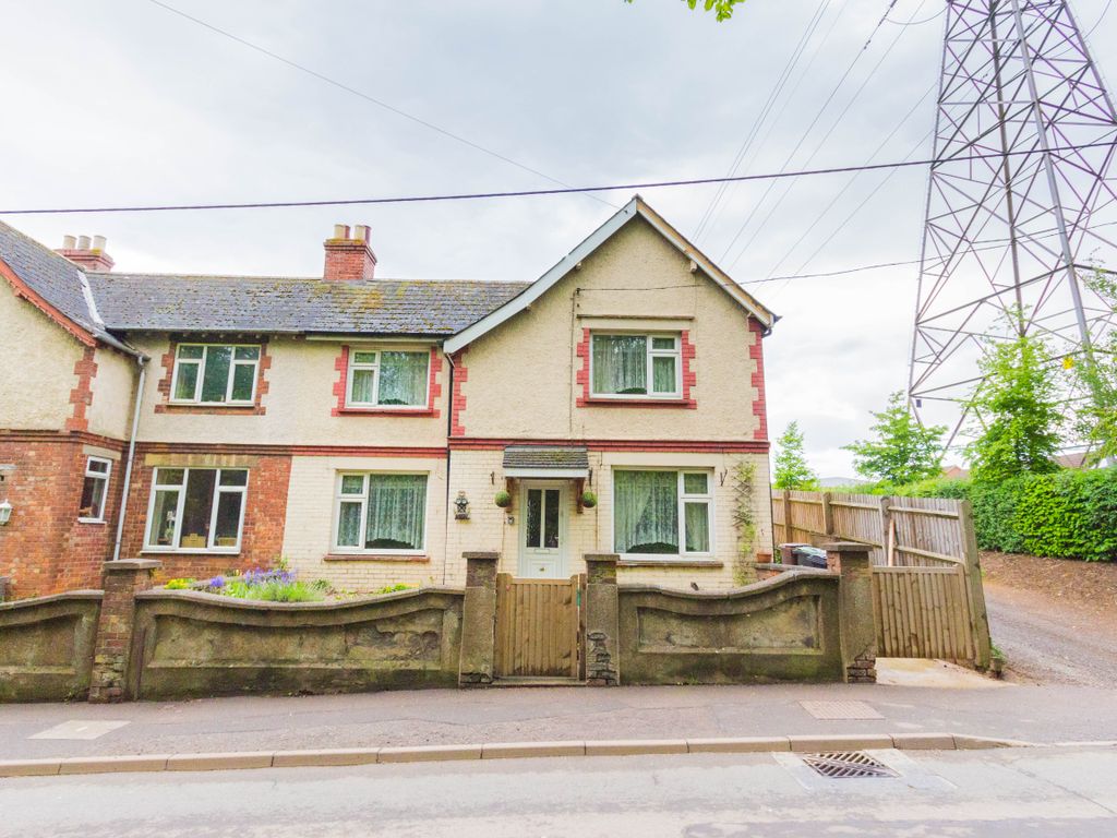 3 bed semidetached house for sale in Wellingborough Road