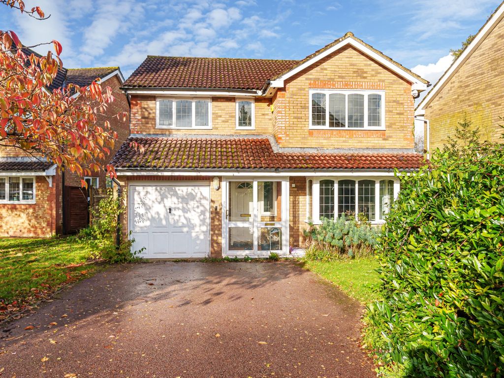 4 bed detached house for sale in Pearman Drive, Andover SP10, £450,000
