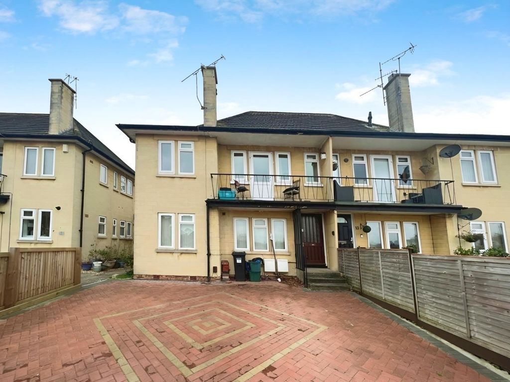 2 bed flat for sale in Mayfields, Keynsham, Bristol BS31, £140,000 Zoopla