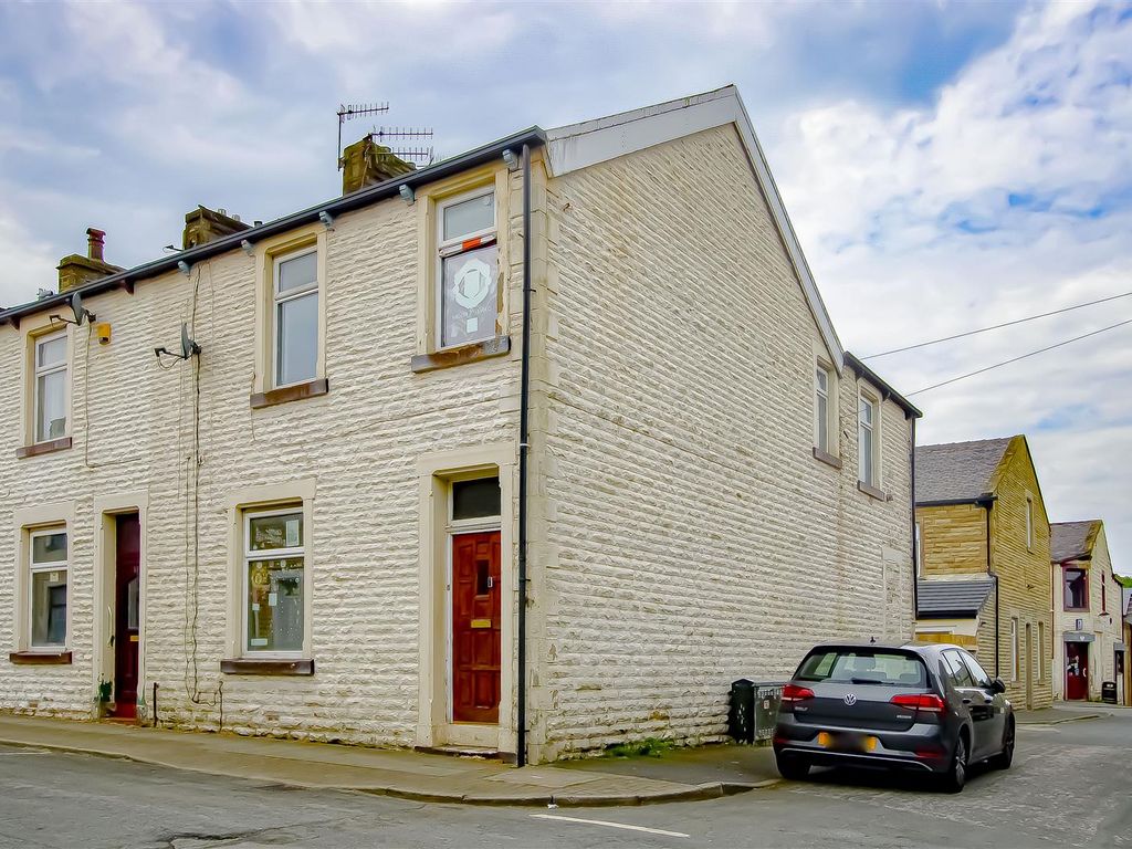 3 bed end terrace house for sale in Healey Wood Road, Burnley BB11 Zoopla