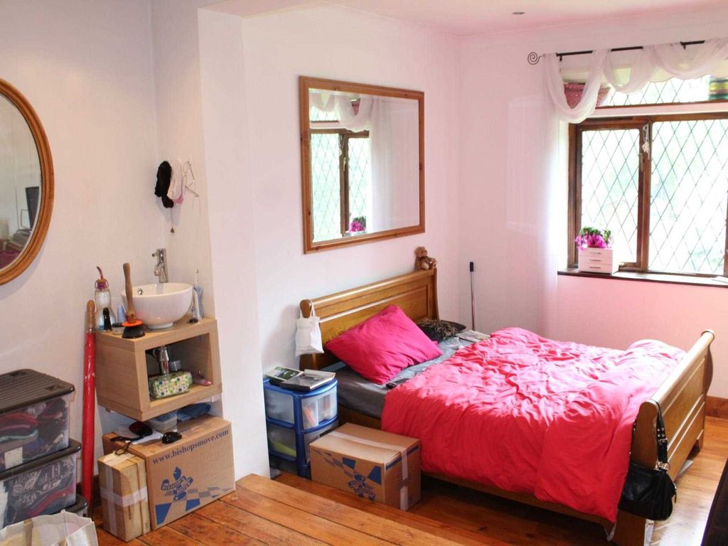 Room to rent in Longdown Lane North, Epsom KT17 Zoopla