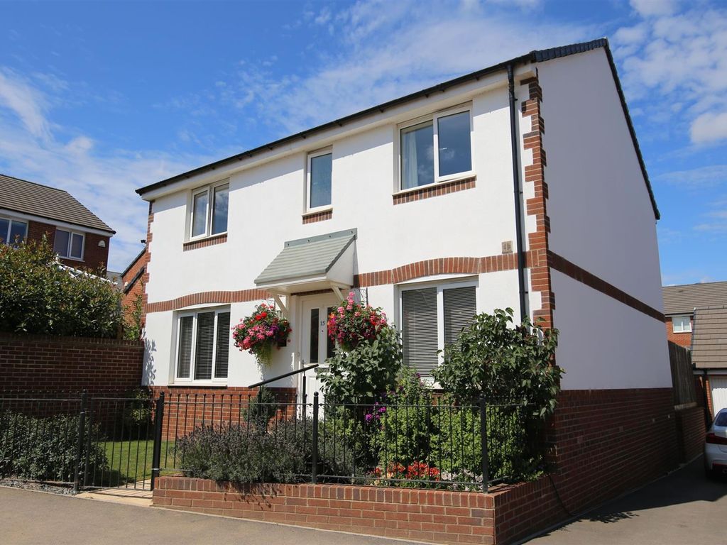 4 bed property to rent in Gale Way, Tiverton EX16, £1,400 pcm Zoopla