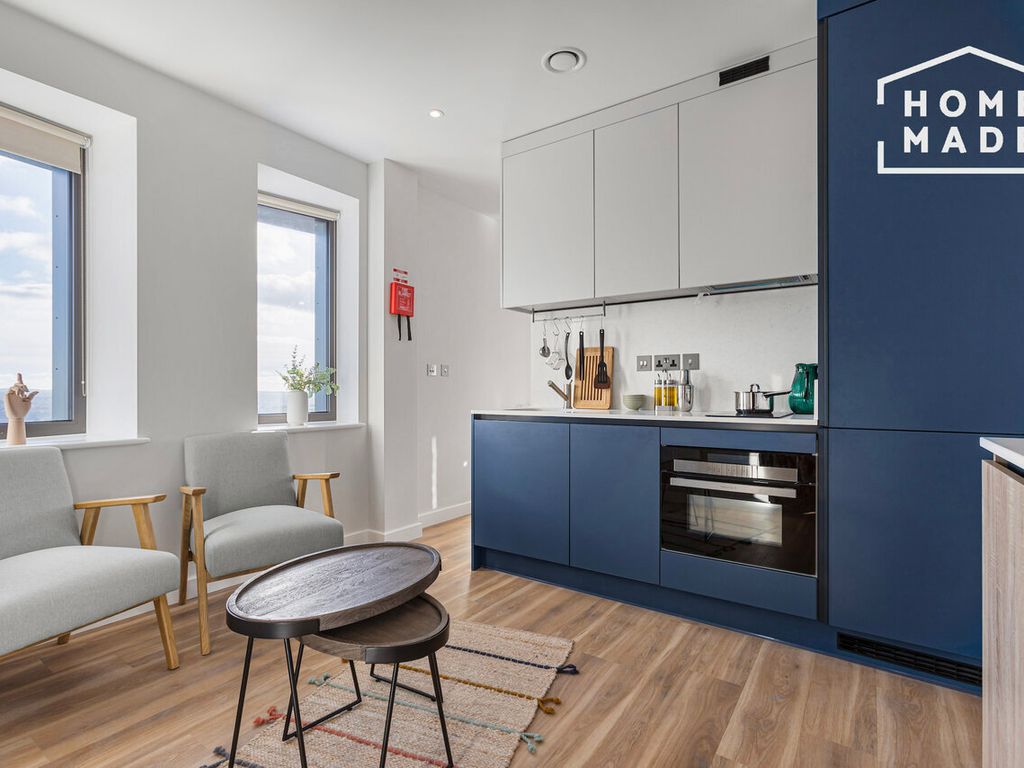 Studio to rent in College Road, Croydon CR0, £1,205 pcm Zoopla