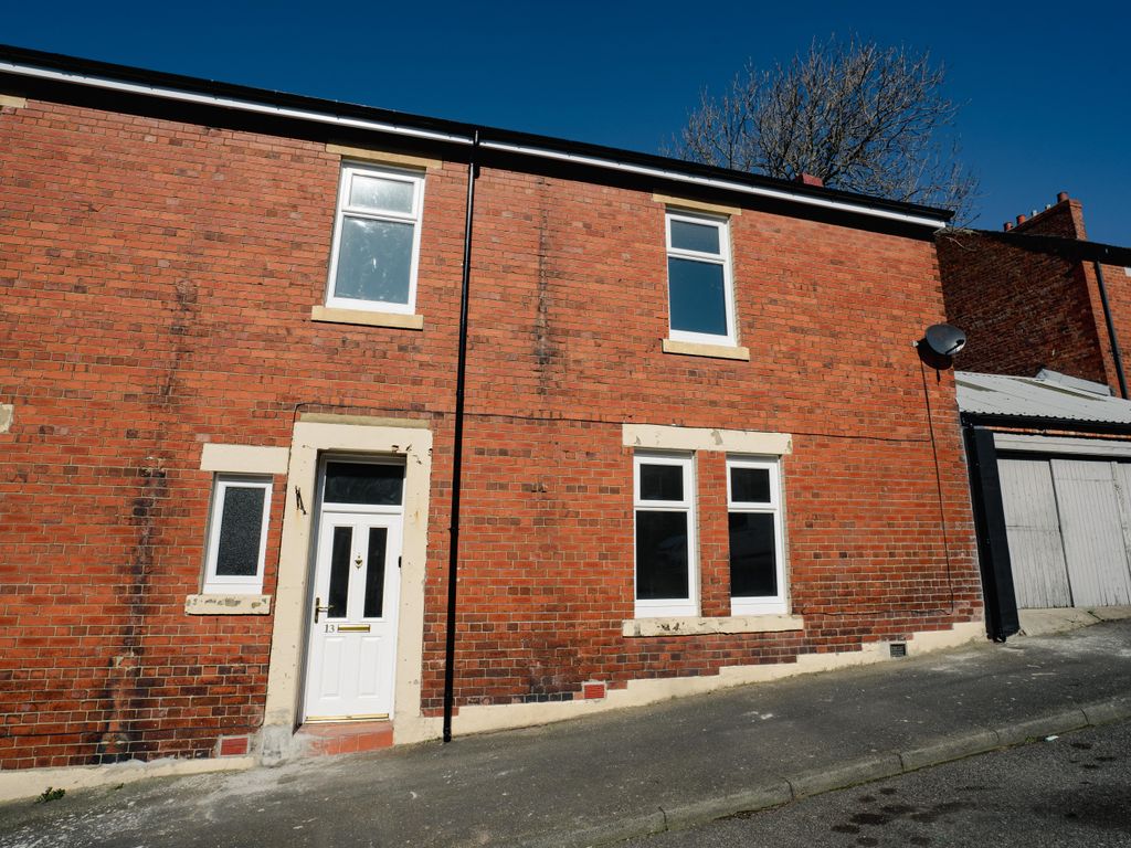 3 bed terraced house to rent in Rectory Place, Bensham, Gateshead NE8