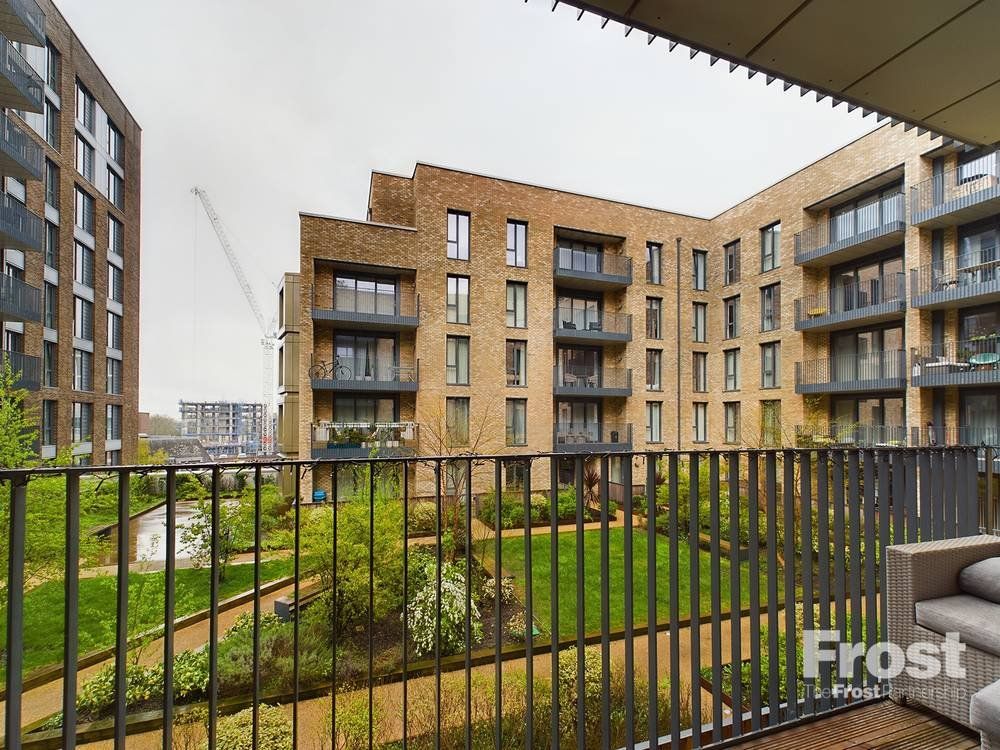2 bed flat for sale in High Street, StainesUponThames, Surrey TW18