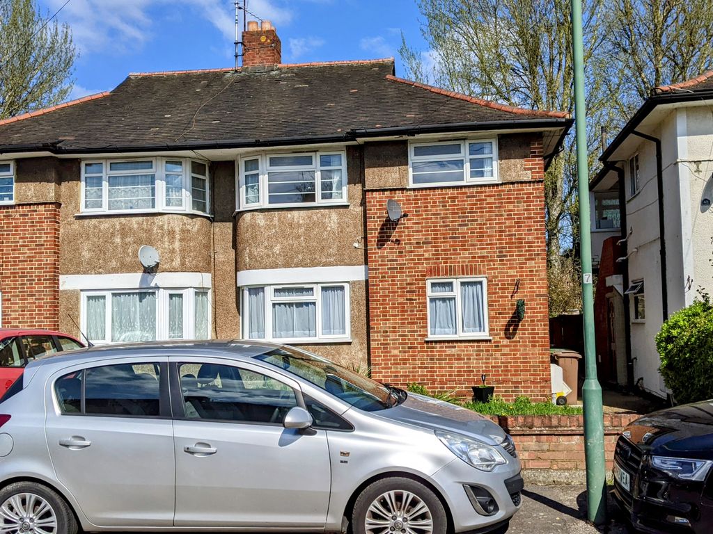 2 bed flat to rent in Reynolds Close, Carshalton SM5 Zoopla