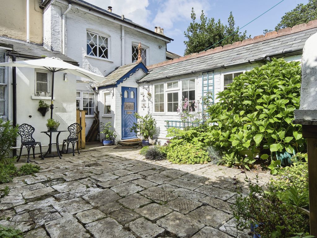 4 bed terraced house for sale in Staplers Road, Newport, Isle Of Wight PO30, £325,000 Zoopla