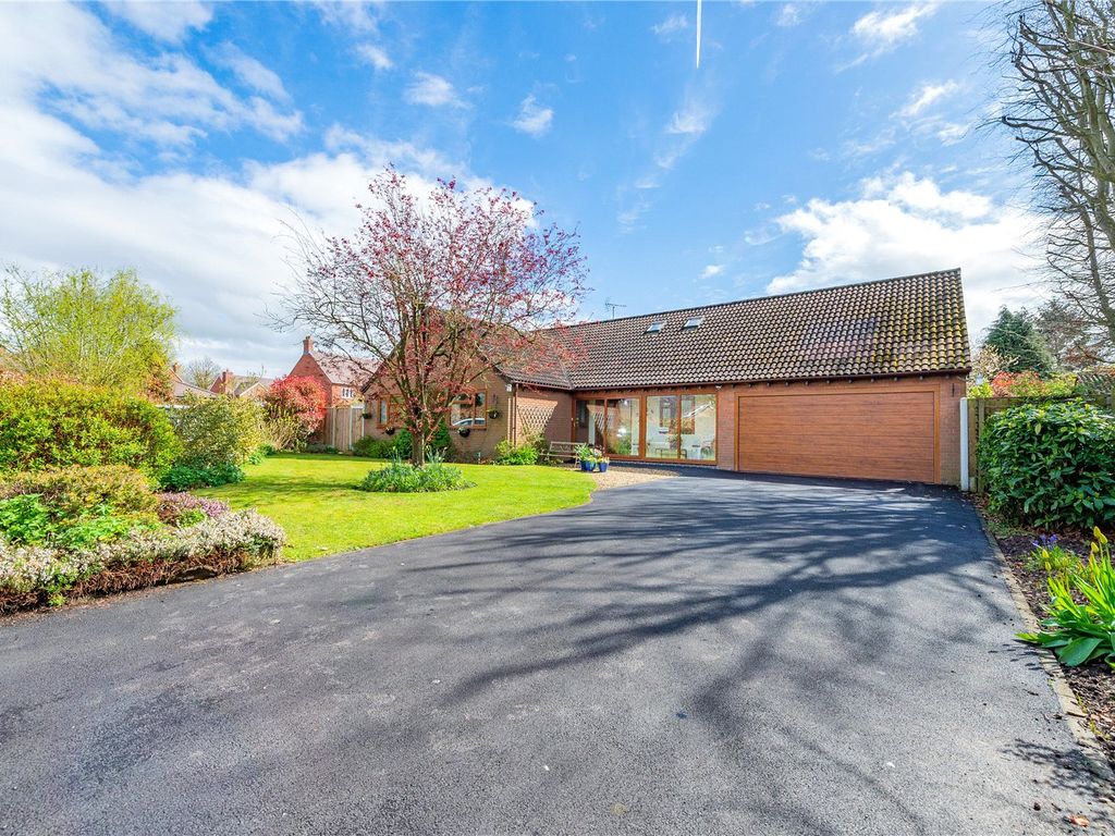 5 bed detached house for sale in Tibberton, Newport, Shropshire TF10, £