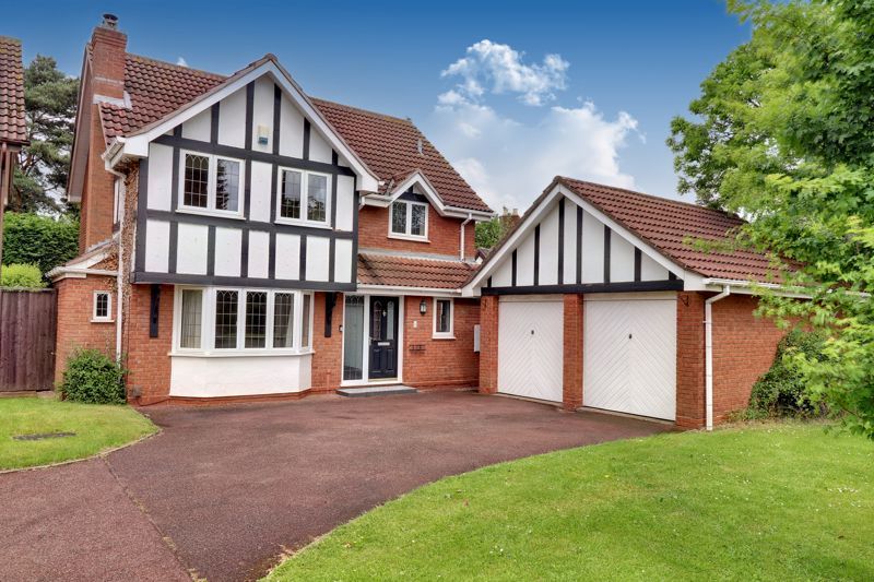 4 bed detached house for sale in Holland Close, Streethay, Lichfield