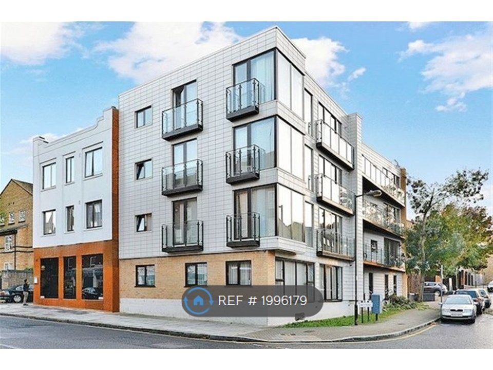 2 bed flat to rent in Tara House, London E14, £2,100 pcm Zoopla