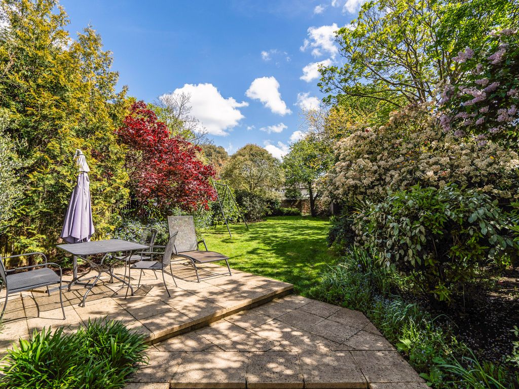 5 bed detached house for sale in Kidbrooke Grove, London SE3, £