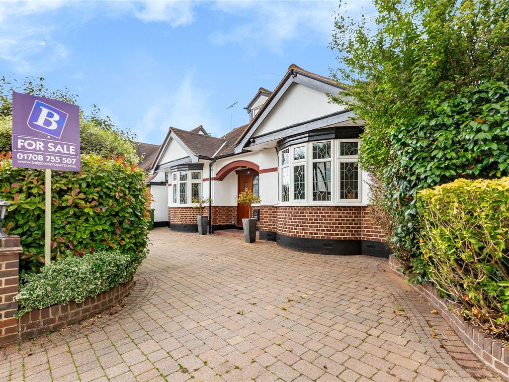 4 bed detached house for sale in Netherpark Drive, Gidea Park RM2, £