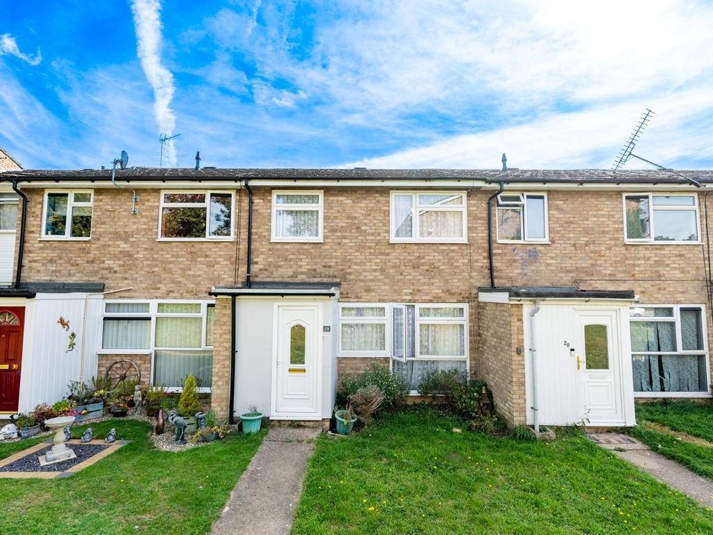 3 bed terraced house for sale in Waldgrooms, Dunmow, Essex CM6, £