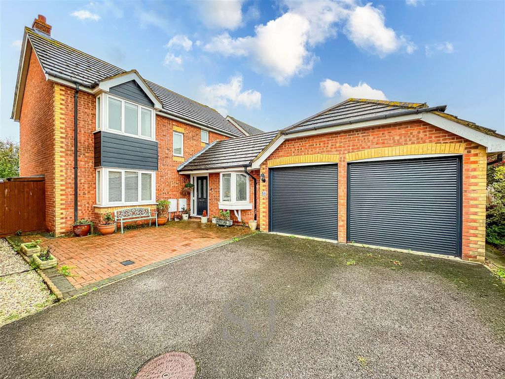 4 bed detached house for sale in Lavender Drive, Southminster CM0 Zoopla
