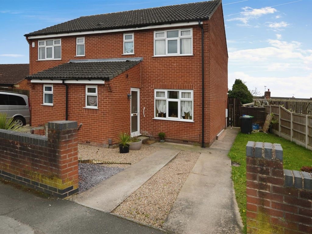 3 bed semidetached house for sale in Swanson Avenue, Huthwaite, Sutton