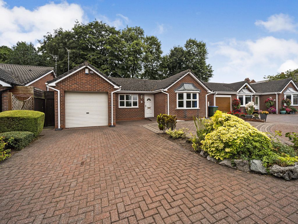 3 bed detached bungalow for sale in Salters Lane, West Bromwich B71