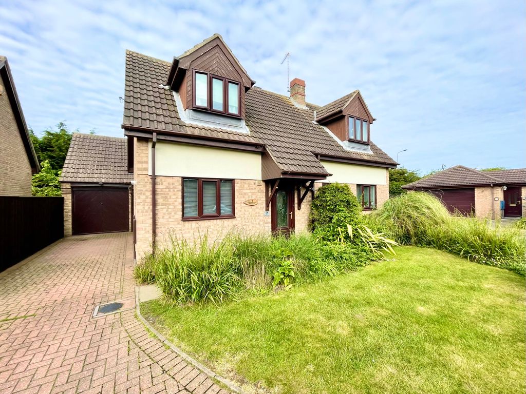 3 bed detached house for sale in Plymouth Close, CaisterOnSea, Great