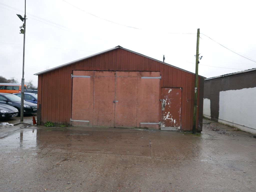 Light industrial to let in Lonesome Lane, Reigate RH2, £24,000 pa Zoopla