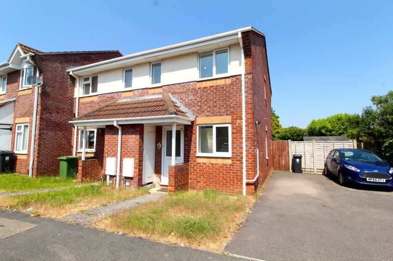 2 bed end terrace house for sale in Courtlands, Bradley Stoke, Bristol