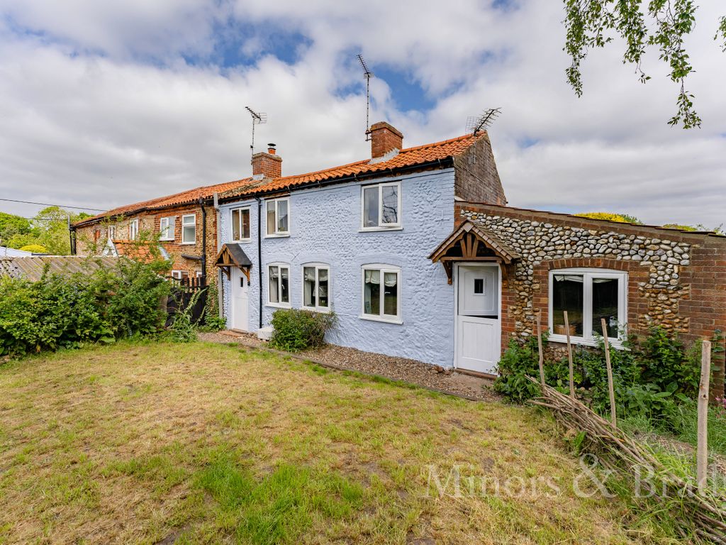 3 bed end terrace house for sale in London Street, Whissonsett, Dereham